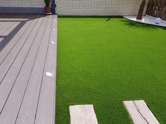 Necesita una instalación de césped artificial en terrazas